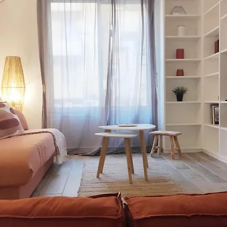 F1 Type Loft Plein Centre, Calme, Clim, Refait A Neuf Et A 200m Du Port Apartment