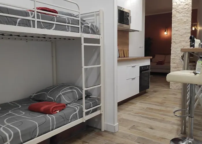 F1 Type Loft Plein Centre, Calme, Clim, Refait A Neuf Et A 200m Du Port * Bastiya