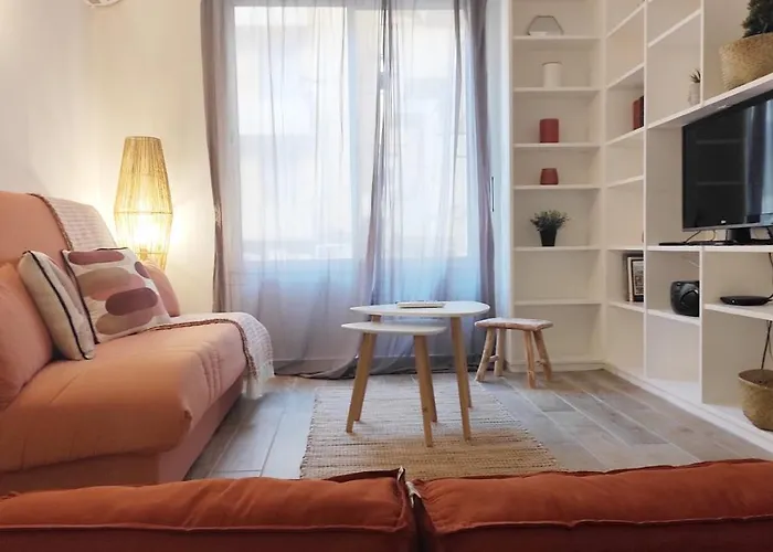 F1 Type Loft Plein Centre, Calme, Clim, Refait A Neuf Et A 200m Du Port Daire