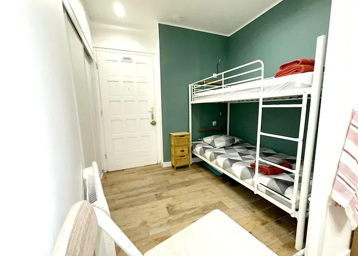 F1 Type Loft Plein Centre, Calme, Clim, Refait A Neuf Et A 200m Du Port * Bastiya